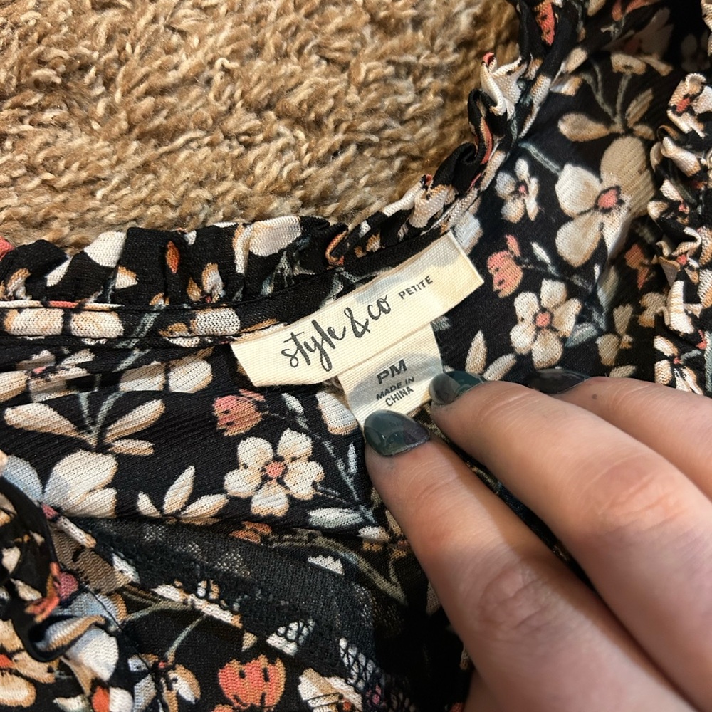 Floral Patterned Top - Picture 4 of 6